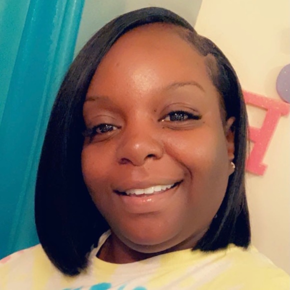 Meet your Posher, Kelia - Picture 1 of 1